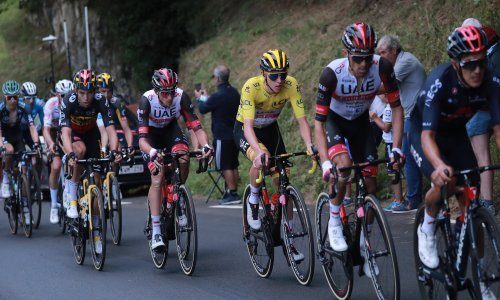 Policija upala u sobe vozačima na Tour de Franceu i napravila pretres; o svemu se oglasili Slovenac i Hrvat koji su se našli u središtu istrage