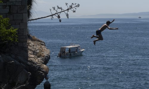 Vruć je dan pred nama, ponegdje ipak osvježenje stiže popodne i u petak