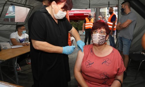 Nova studija: Dulji razmak između dviju doza Pfizera povećava razinu antitijela nakon početnog pada