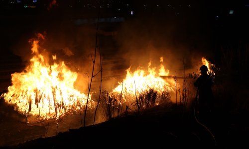 Brač u plamenu: Požari na nekoliko mjesta nakon udara groma