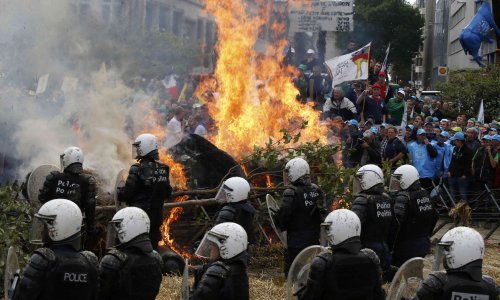 Veliki prosvjed mljekara u Bruxellesu