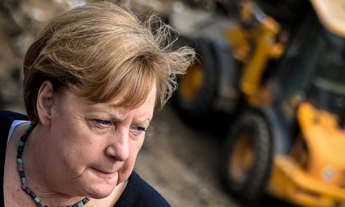 [FOTO] Angela Merkel obišla poplavljena područja, njezin izraz lica govori sve: 'Nema riječi koje bi opisale ovu devastaciju'