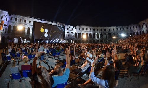 Premijera jednog od najiščekivanijih filmova u Puli: 'Južni vjetar 2' rasprodao Arenu tjednima unaprijed