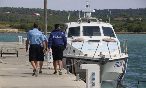 U Medulinu se potukli Čeh i Nijemac, a kad je stigla policija, obojica su krenula s vrijeđanjem i omalovažavanjem