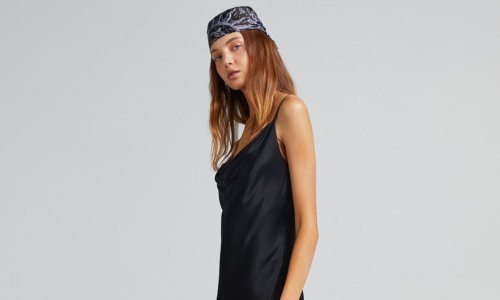 Ova haljina laskavog kroja, zbog koje nećete bankrotirati, pristaje damama svake dobi