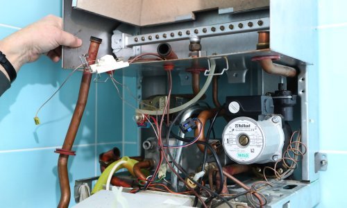 U stanu u Varaždinu ugljičnim monoksidom otrovali se djevojka i jednogodišnje dijete; prevezeni su u bolnicu