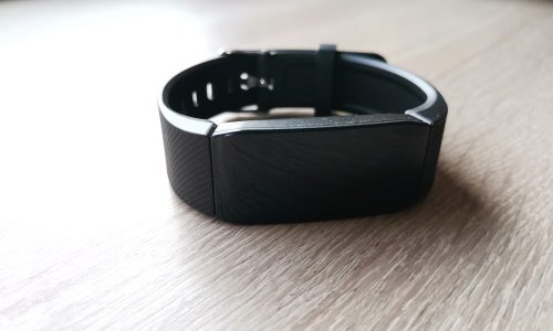 Lagana, sa solidnom baterijom, ali... Isprobali smo domaću fitness narukvicu MeanIT M15