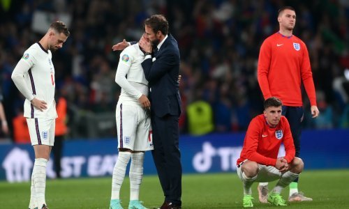 Engleski tragičar s Eura jedva se oporavio od kritika koje je primio nakon finala, a sada je potpisao za najvećeg gradskog rivala kluba u kojem je počeo karijeru