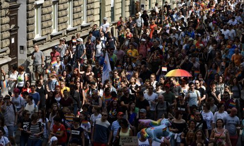 Tisuće ljudi u Budimpešti prosvjeduju protiv novog anti-LGBTQI zakona