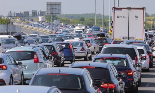 Kolona na naplati Demerje devet kilometara, na Lučkom četiri