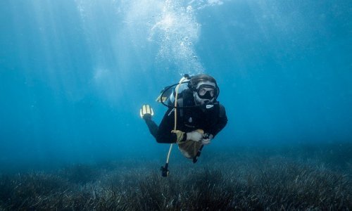 [FOTO] Ministar Ćorić zaronio i pomogao u čišćenju podmorja: 'Nevjerojatno je koliko otpada ljudi bacaju u okoliš i more'