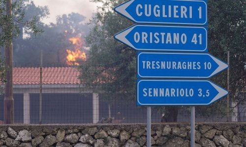 Italija od Europe zatražila kanadere koji će pomoći gasiti požare na Sardiniji