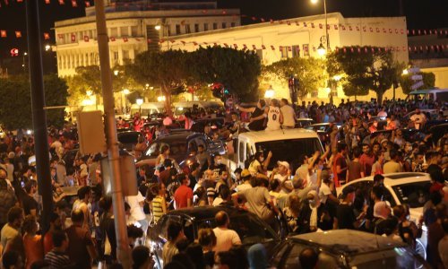 Sve o krizi vlasti u Tunisu: Predsjednik smijenio premijera, suspendirao parlament i izveo vojsku na ulice, protivnici tvrde da je izveo puč