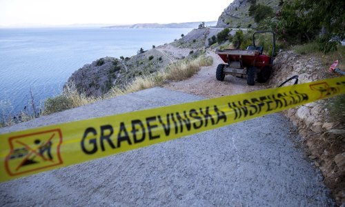 Pitate se kako su moguće devastacije poput one u uvali Vruja? Lako: Država se upisala tek na petinu pomorskog dobra!