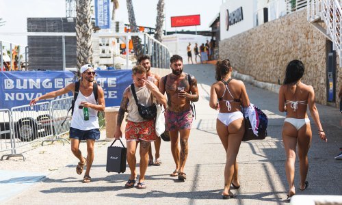 Jedanaest Austrijanca se zarazilo koronom na Zrću, svi su bili na istoj zabavi