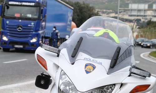 Muškarac na autocesti A1 vrludao sa 2,40 promila alkohola u krvi, isključen je iz prometa