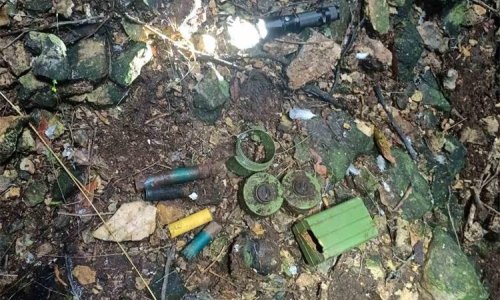 U jami kod Zrća pronađene ručne bombe i protupješačke mine