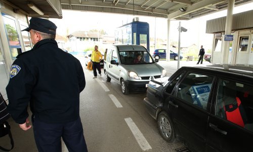 Slovenac 'pao' na granici s drogom, odala ga zadebljana plastika u vozilu