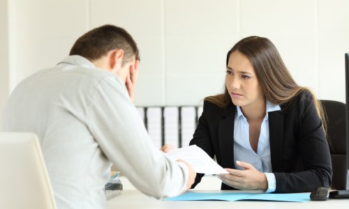 Vrijeme 'tvrdih' šefova je prošlo: Menadžeri koji pokazuju emocije imaju veći autoritet