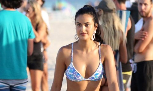 Nju je teško ne primijetiti: Lijepu Camilu u minijaturnom bikiniju pratili su mnogi pogledi