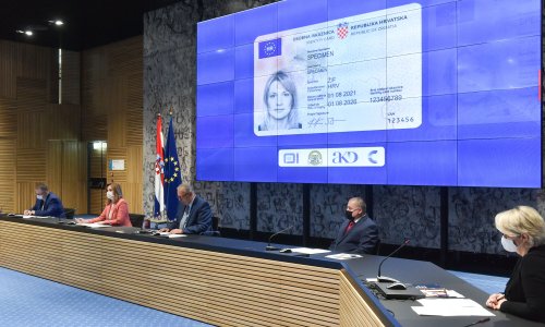 Sve o novoj osobnoj iskaznici: Maloljetnici neće morati plaćati prvo izdavanje, a iz MUP-a odgovorili i što se događa ako izgubite mobitel pomoću kojega je aktivirate