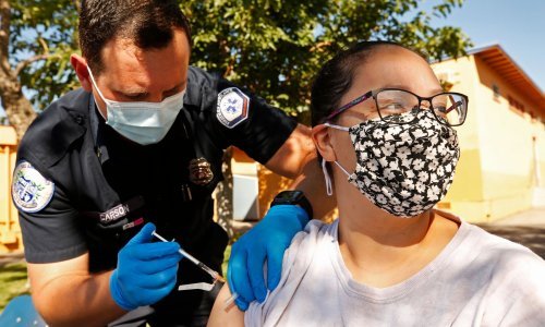 SAD: Škole u Georgiji daju 1000 dolara cijepljenim zaposlenicima