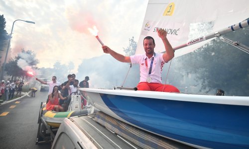 [VIDEO/FOTO] Spektakularni doček za našeg srebrnog olimpijca Tončija Stipanovića u Splitu