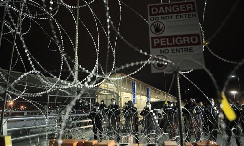 U prevrtanju kombija poginulo deset migranata