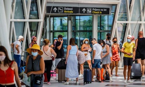Rekordnih 115.000 putnika u splitskoj trajektnoj i zračnoj luci, sve je više Amerikanaca