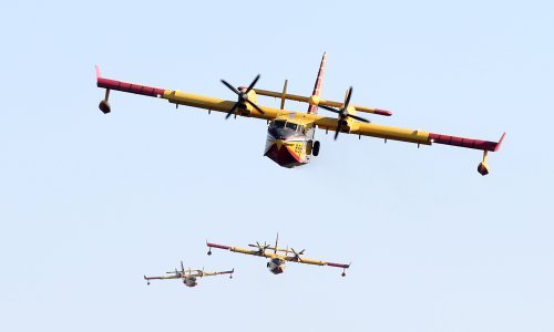 [FOTO] Hrvatski kanaderi i danas poslani na požarište kod Tomislavgrada