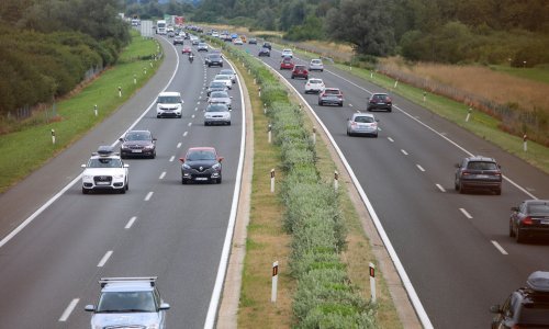 Za vikend na autocestama 42 posto vozila više nego u istom vikendu lani, ali i samo pet posto manje nego u 2019. godini