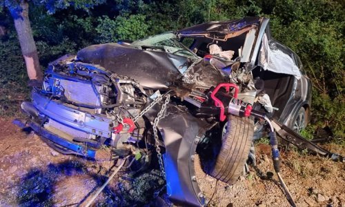 Strava kod Sv. Roka: Muškarac zbog neprilagođene brzine sletio s ceste i zabio se u stablo, poginuo je