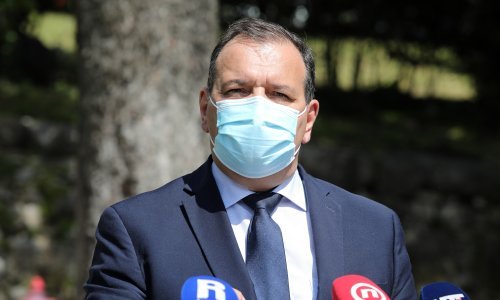 Ministar Beroš: Očekujemo povećanje novozaraženih nakon Sinja