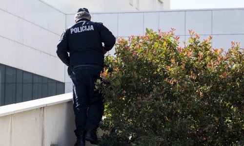 Dolijao par mladih lopova iz Splita, ordinirali su po kampu i hotelima