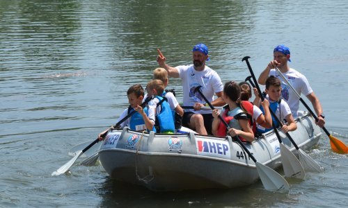 Argonauti na maraton lađa na Neretvi stižu s rekordnih pet posada, a u svom gradu nemaju niti rijeku, a ni jezero; a kakvi su tek podvizi iza njih!