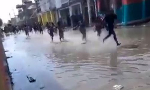 [VIDEO] Nakon potresa bježe od poplave: Zemlja se zatresla i 'usisala' more, a zatim plimni val poplavio priobalje