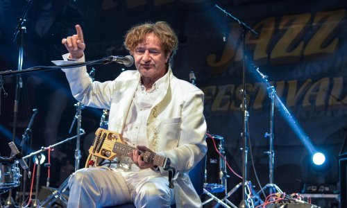 [FOTO] Goran Bregović primio nagradu 'Šaban Bajramović' i izazvao oduševljenje na Nišville Jazz Festivalu