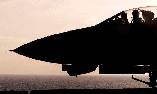 Stotine afganistanskih vojnika pobjegle vojnim zrakoplovima u Uzbekistan