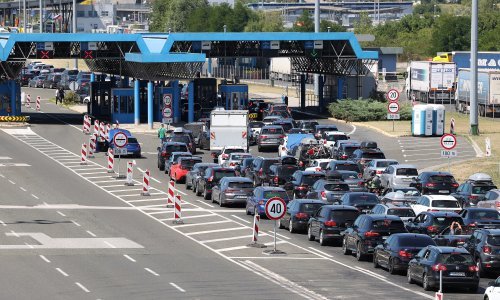 Pojačan promet na autocestama, stvaraju se kolone prema graničnim prijelazima Macelj i Bregana