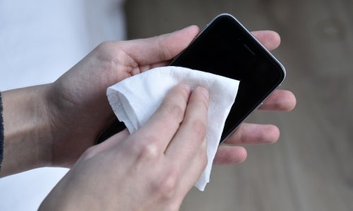 Čistite telefon? Izbjegavajte ova sredstva po svaku cijenu