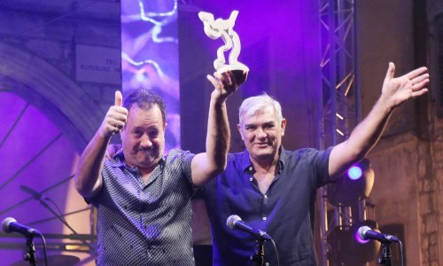 [FOTO] Završile 24. Večeri dalmatinske šansone: Nagradu žirija odnijela Elis Lovrić, ona publike otišla u ruke 4 tenora, a najslušaniji je Neno Belan