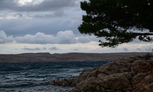 Upozorenje DHMZ-a zbog opasnog vremena u Velebitskom kanalu, posebna preporuka za pomorce