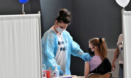 Dobrovoljno cijepljenje učenika: Prvi na redu maturanti i učenici strukovnih škola