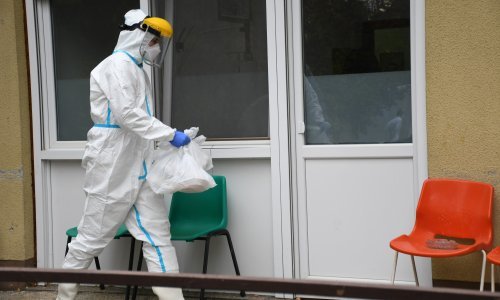 Danas 677 novih slučajeva, preminule četiri osobe