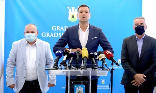 HDZ i HSLS traže produljenje mjere roditelj-odgojitelj do 1. lipnja 2022.