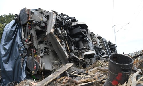 [FOTO/VIDEO] Još uvijek nisu uklonjene olupine vlakova koji su se sudarili kod Križevaca, pogledajte kako napreduju radovi