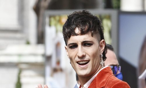 Romantično izdanje talijanskog zavodnika: Na njemu i ženska bluza izgleda sjajno