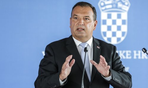 Beroš o prosvjedu medicinskih sestara i tehničara: Nitko ne sili na cijepljenje