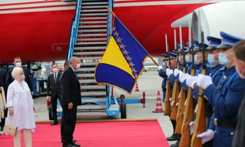 [VIDEO] Erdogan doputovao u Sarajevo, prvo će na vjenčanje pa u Predsjedništvo BiH