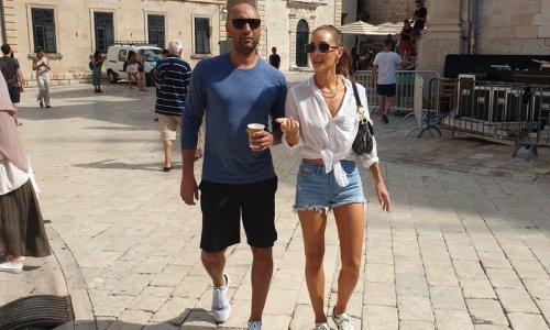 I dok su svi pogledi pratili Michaela Jordana, još jedna velika sportska zvijezda uživa u ljepotama Dubrovnika u društvu lijepe supruge